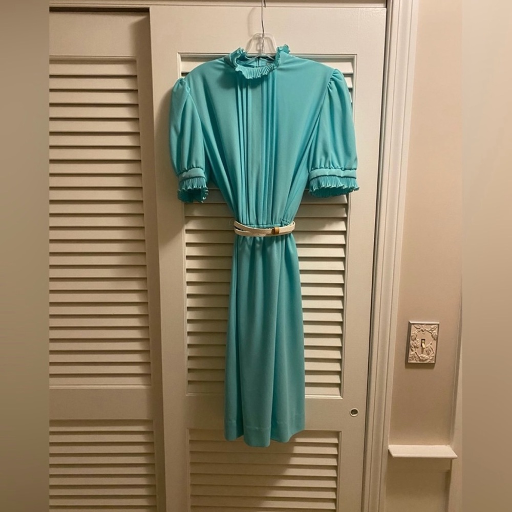 Elegant Teal Midi Dress
